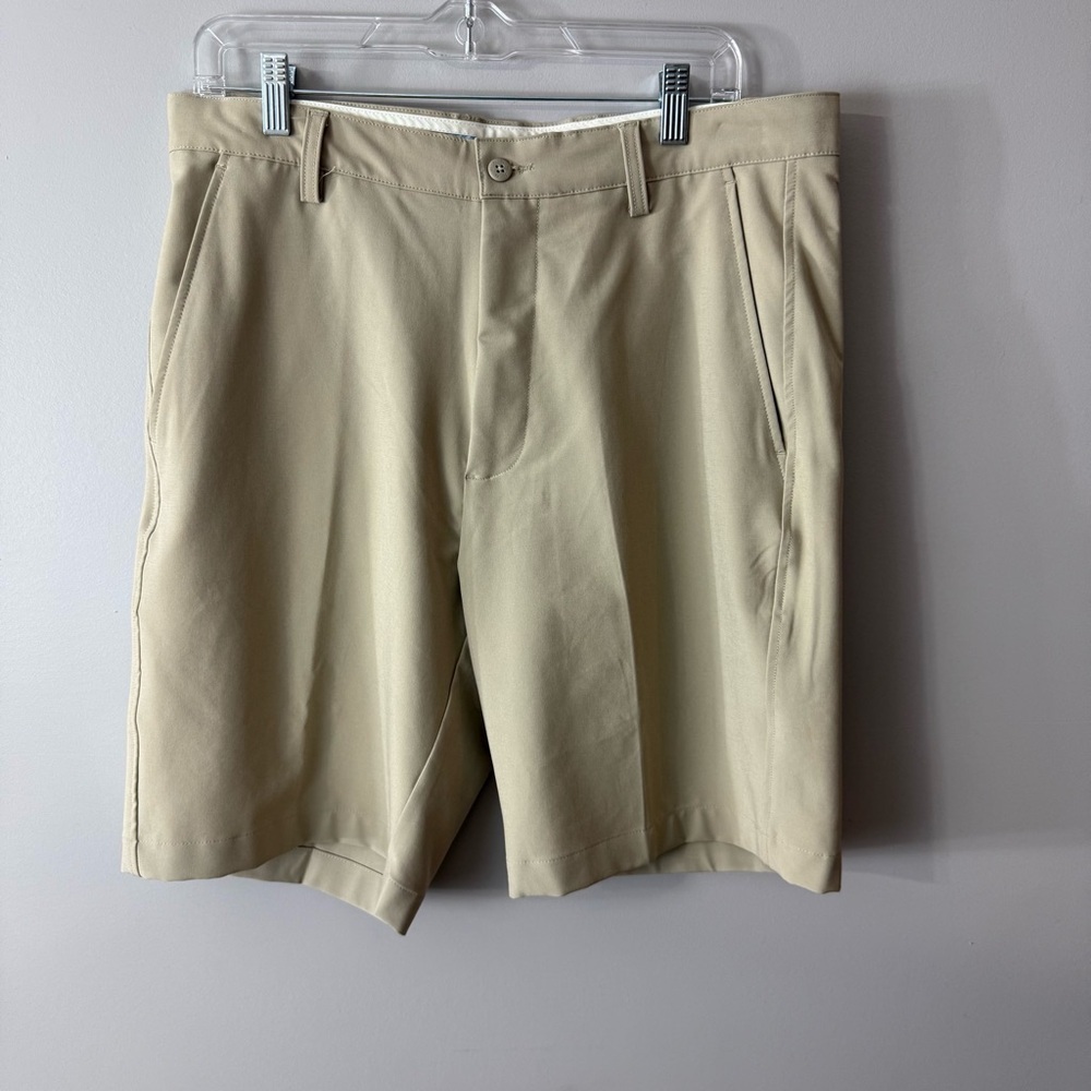 FootJoy Men's Beige Flat Front Shorts khaki size 33